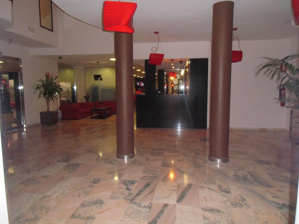 Area De Servicio Villamartin Villamartin de la Abadia Zewnętrze zdjęcie