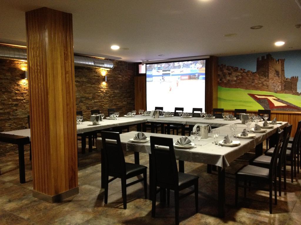 Area De Servicio Villamartin Villamartin de la Abadia Zewnętrze zdjęcie